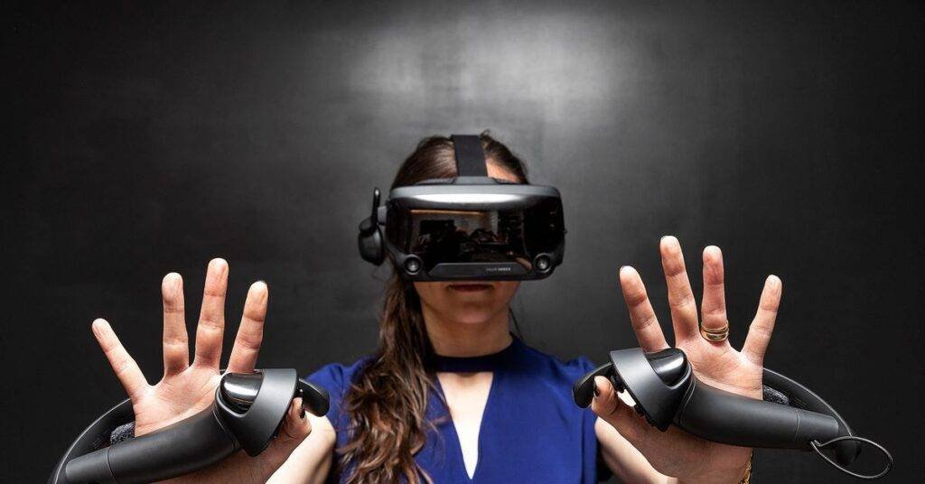 Immersive Virtual Reality VR2
